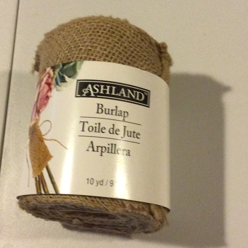 4/$15 Ashland burlap 10 yards, new.